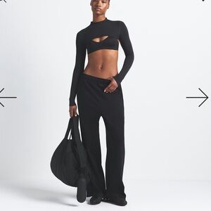 NikeSKIMS matte tricot side snaps pant